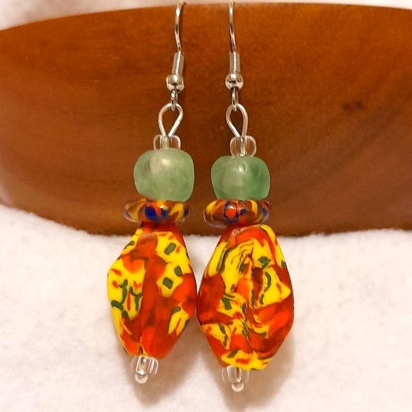 Sold!New Handmade glass beaded Orange dangle earrings - Picture 4 of 5